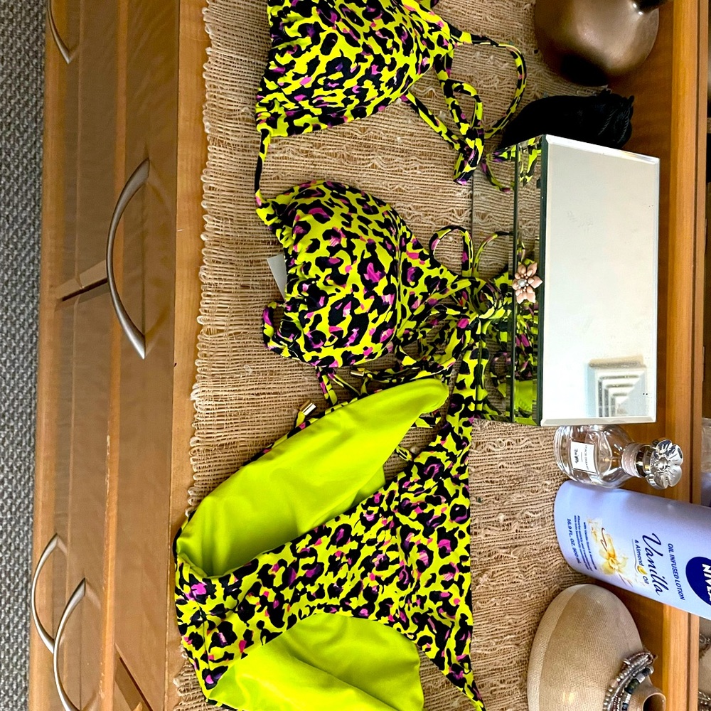 FINAL 🎊Victoria’s Secret Leopard Bikini